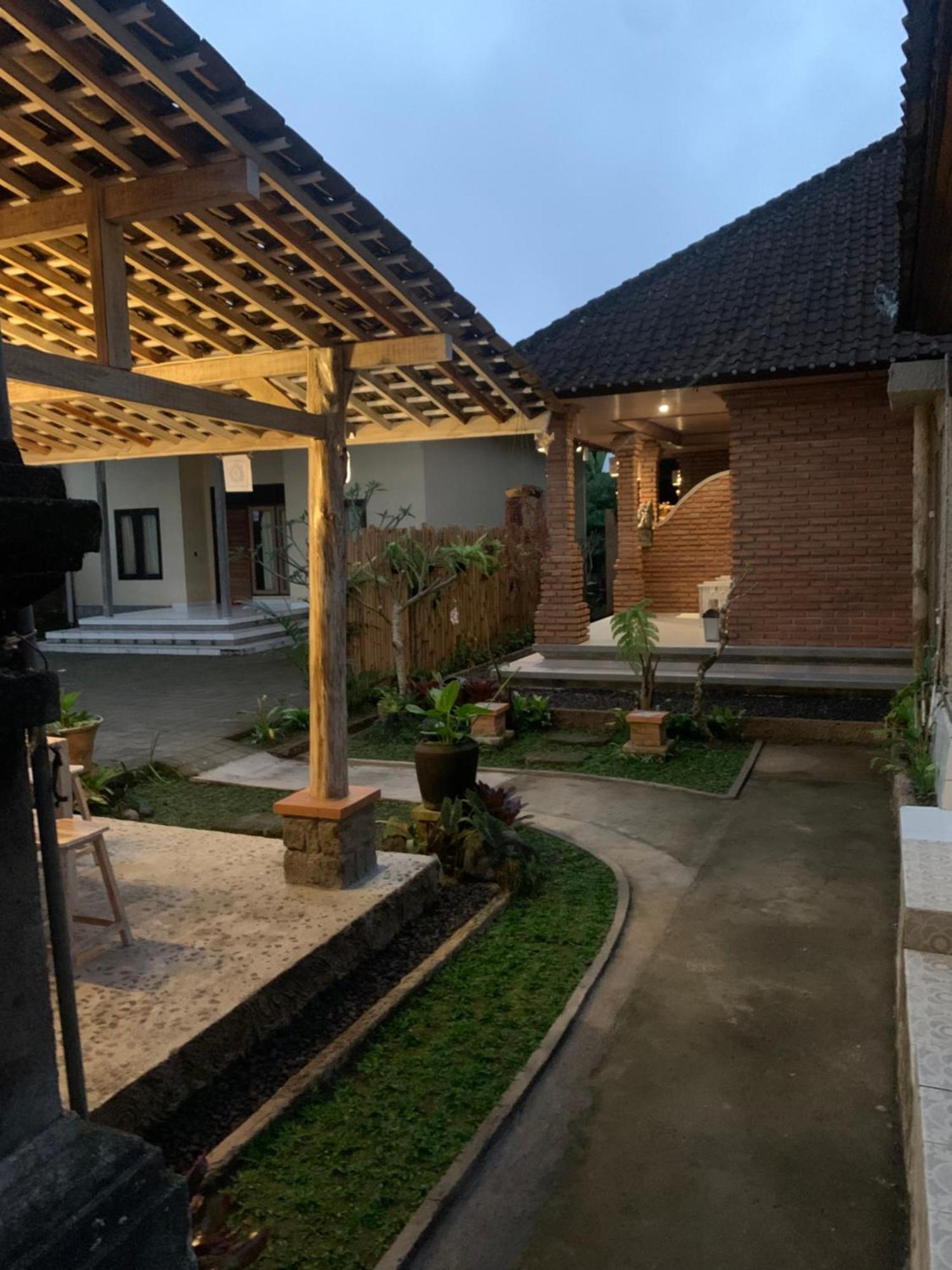 Ambara Guest House Tampaksiring Exterior photo
